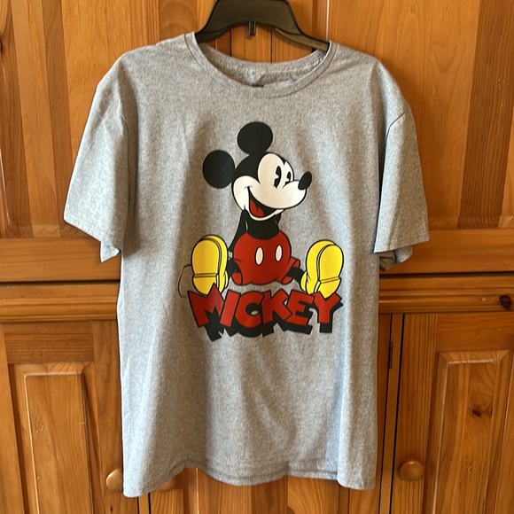 Lot of 3 brand new shirts -size Large. Mickey Mouse, Super Mario & Baby Yoda - Picture 5 of 10